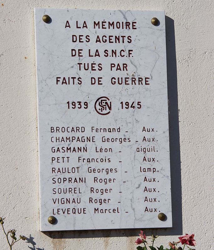 Gedenkteken Spoorwegmedewerkers Gare de Nanois-Tronville #1