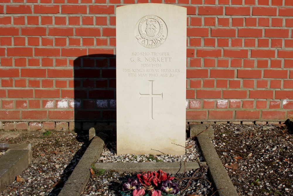 Commonwealth War Grave Linden #2