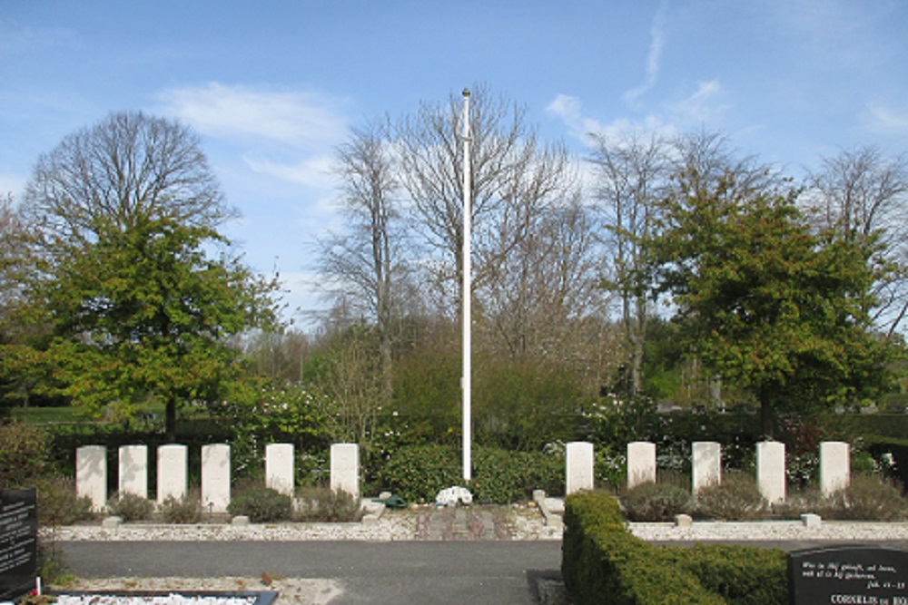 Commonwealth War Graves North Cemetery Leeuwarden #1