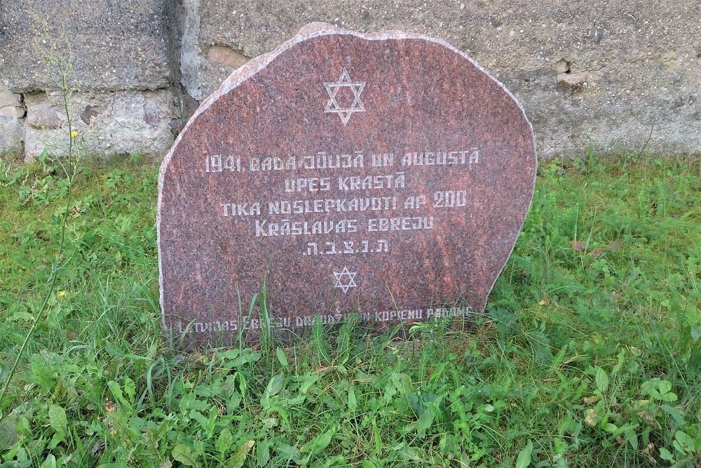 Gedenkteken Joods Massagraf Krāslava