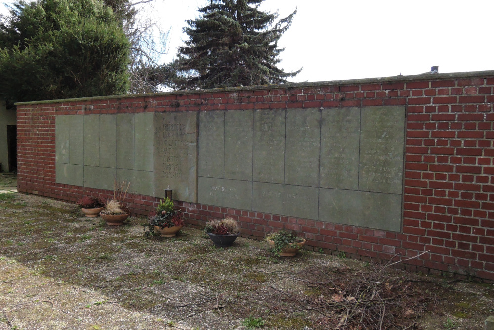 War Memorial Rdingen #5