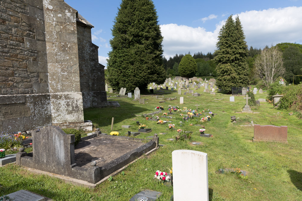 Commonwealth War Graves Holy Trinity Churchyard #2