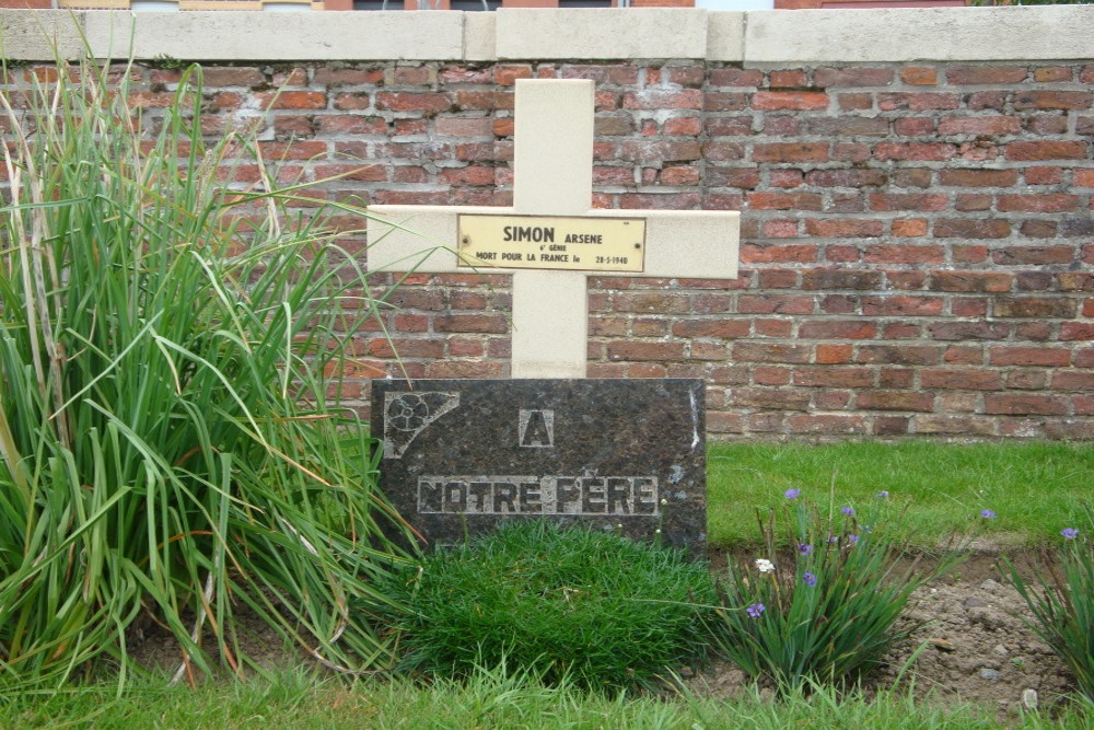 French War Grave Nieuwkerke Churchyard