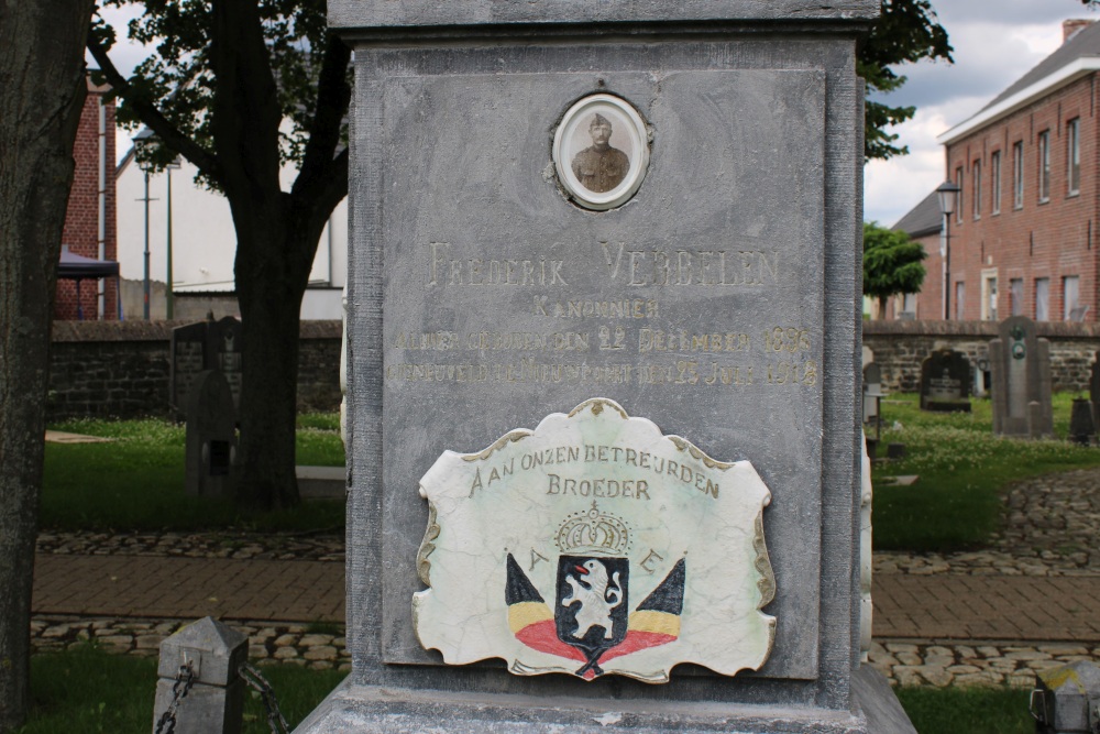 Oorlogsmonument Nederokkerzeel #5