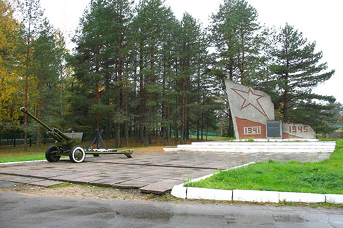 Luga Verdedigingslinie - Monument Kadetten