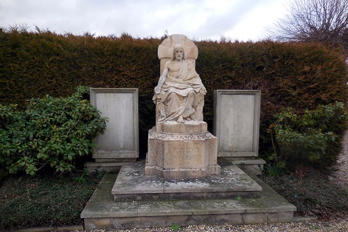 War Memorial Mehr #1