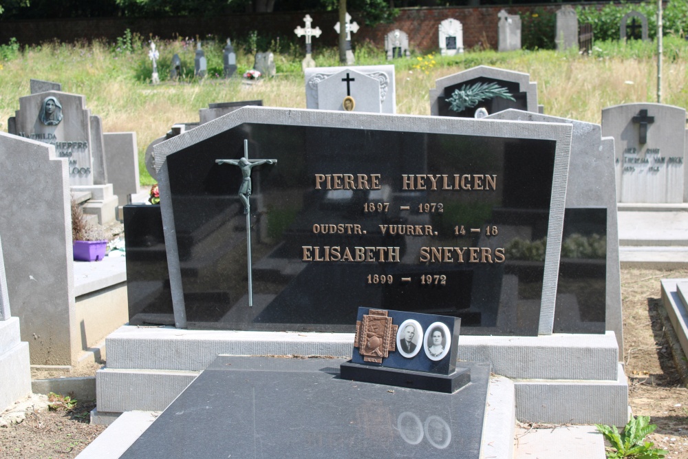 Belgian Graves Veterans Koersel Stal #5