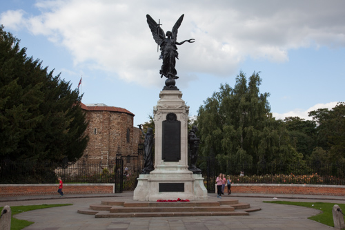 Oorlogsmonument Colchester #1