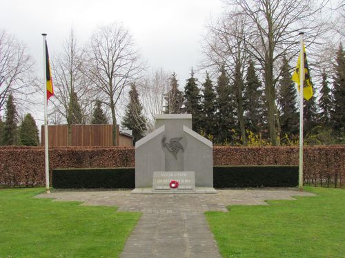 Monument Belgische Oudstrijders Brugge Centrale Begraafplaats #1