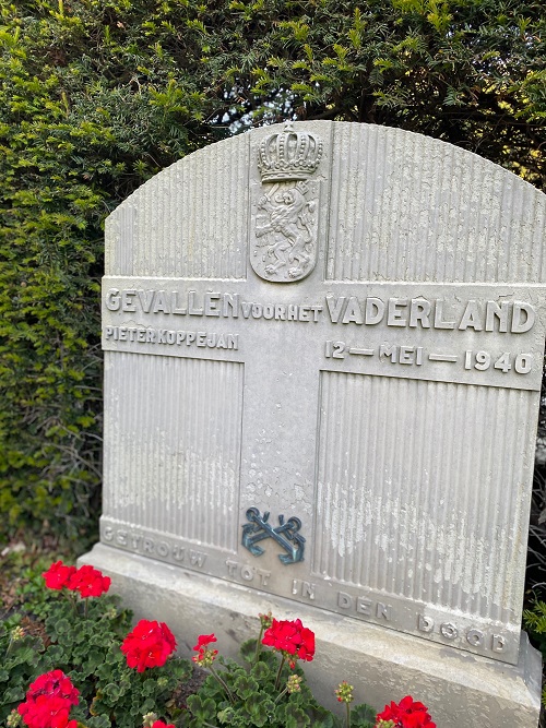 Dutch War Graves Municipal Cemetery Enkhuizen #2