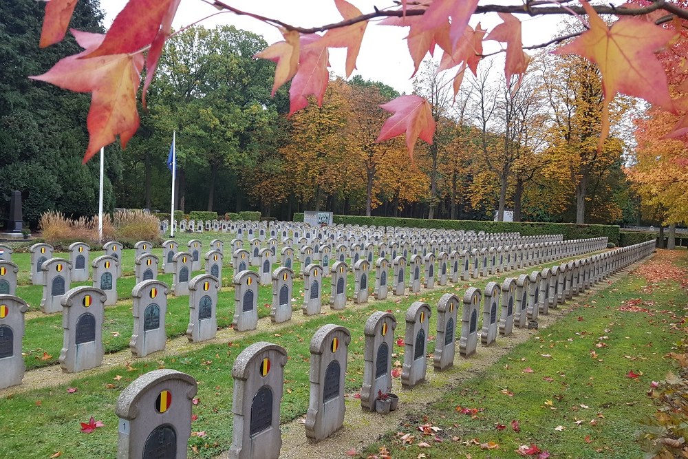 Belgische Oorlogsgraven Antwerpen Begraafplaats Schoonselhof #1