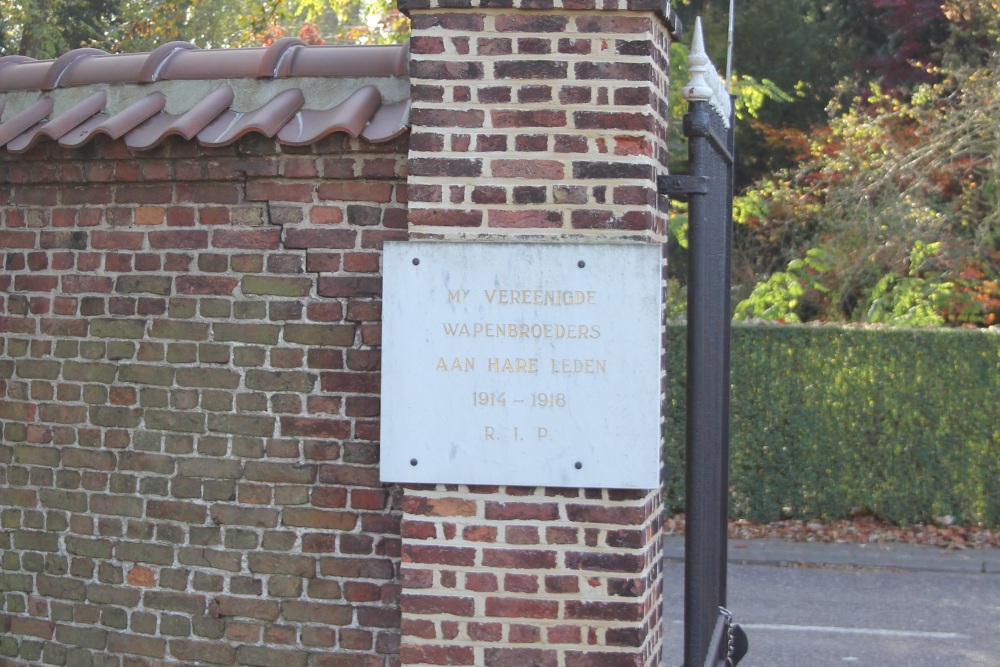 Commemorative Plate War Veterans Tielrode Cemetery #2