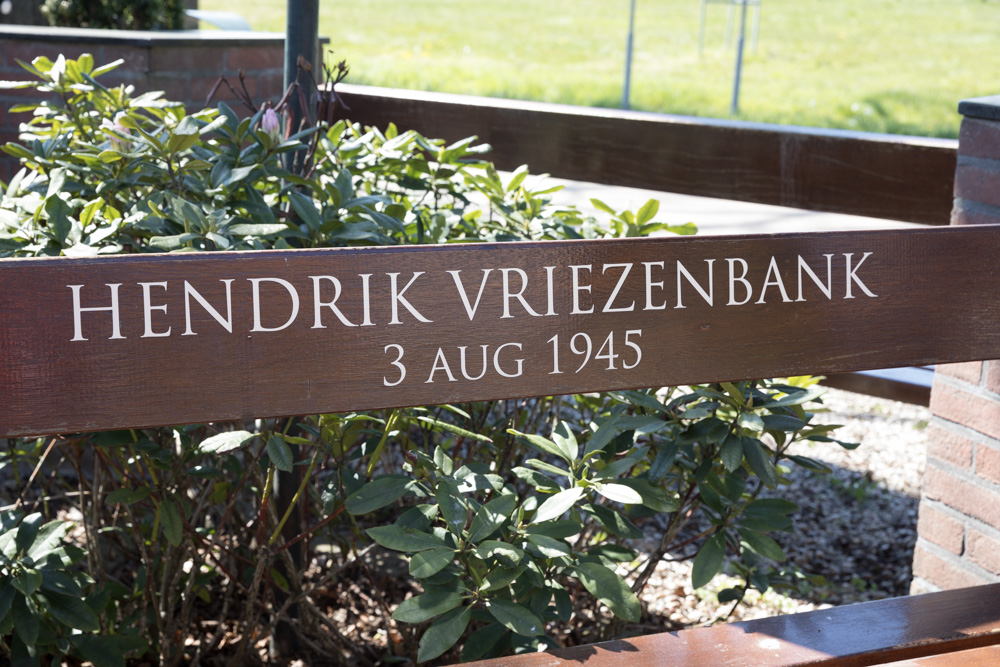 Hendrik Vriezenbank #3