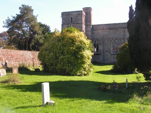 Commonwealth War Grave St. Mary Churchyard #1