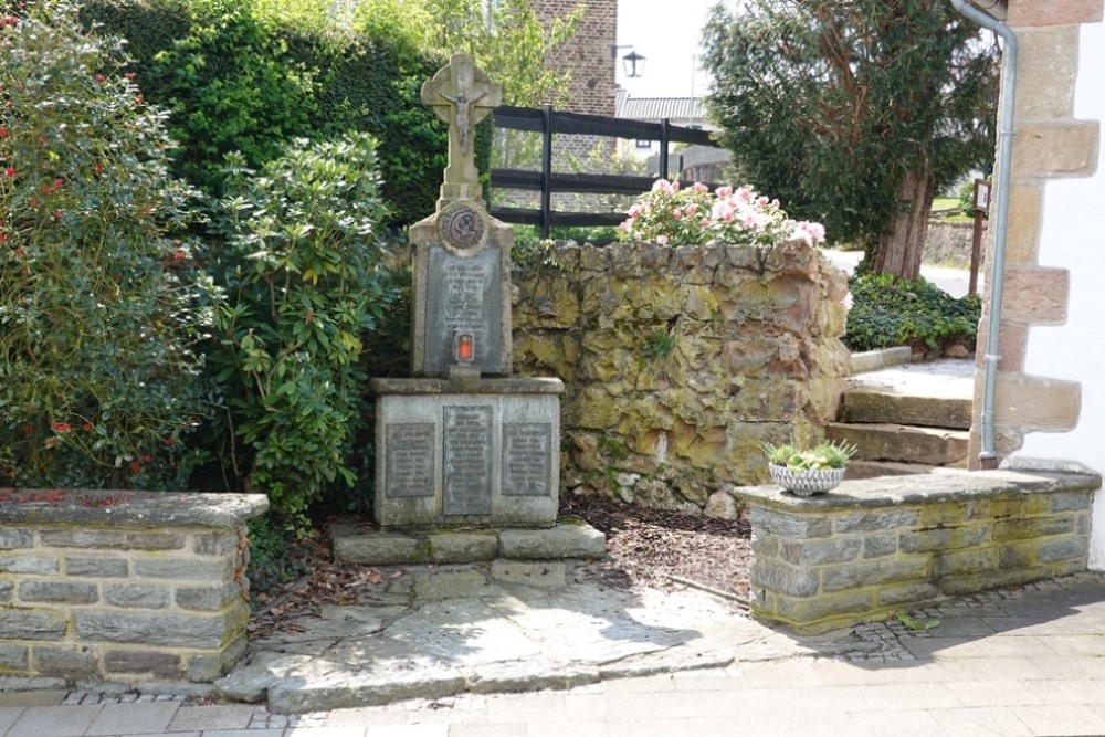 War Memorial Berzbuir #4