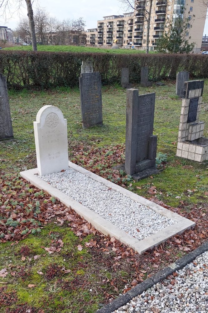 Dutch War Grave Capelle aan den IJssel #2