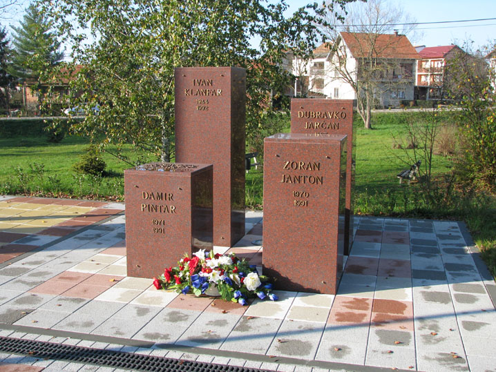 Monument Onafhankelijkheidsoorlog Jakovlje #1