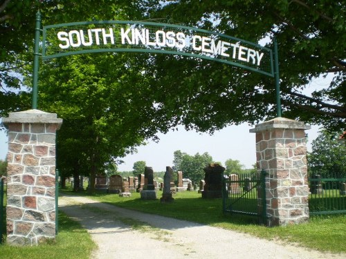 Oorlogsgraf van het Gemenebest South Kinloss Cemetery #1