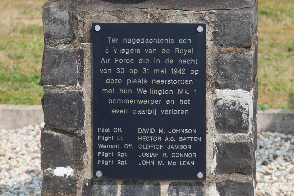 Memorial Wellington Mk 1-bomber N2894 Klarenbeek #3