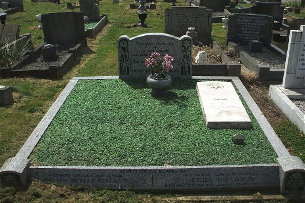 Commonwealth War Graves Wilnecote New Cemetery #1