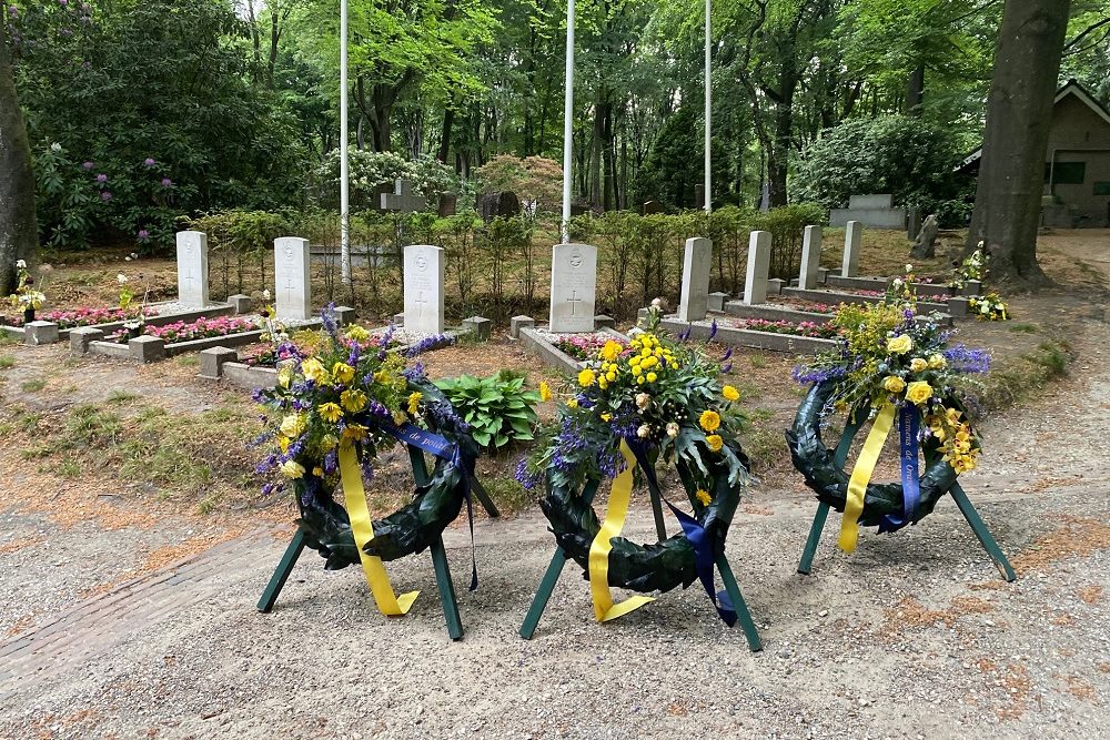 Oorlogsgraven van het Gemenebest Begraafplaats Kasteel Rosendael #1