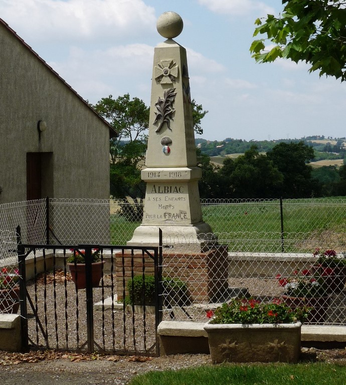 Oorlogsmonument Albiac #1