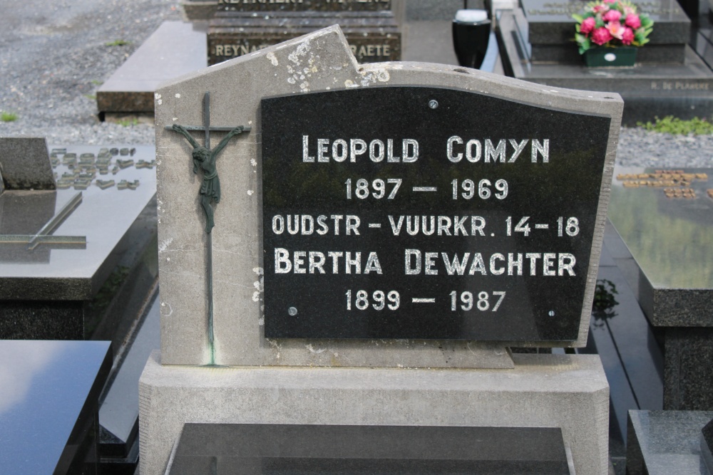 Belgian Graves Veterans Ieper #2