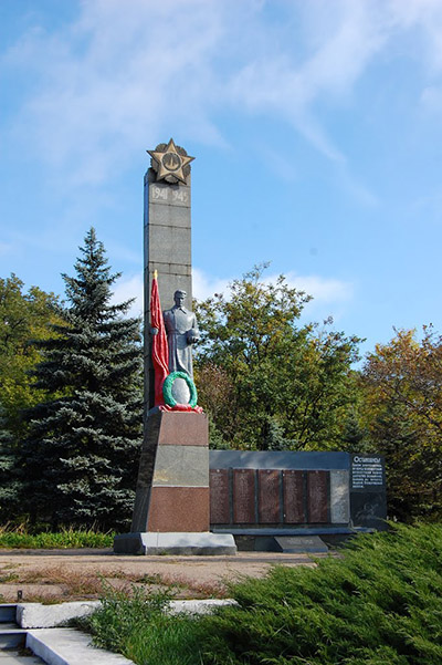 Oorlogsmonument Karlo-Marksove