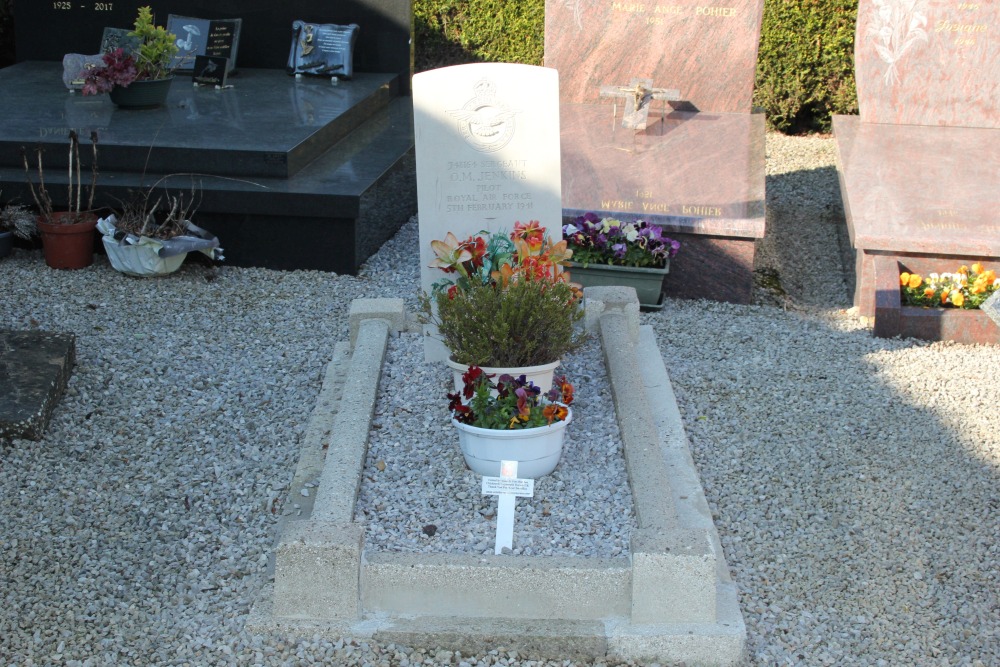 Commonwealth War Grave Bellebrune #2