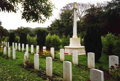 Oorlogsgraven van het Gemenebest Illogan Churchyard #1