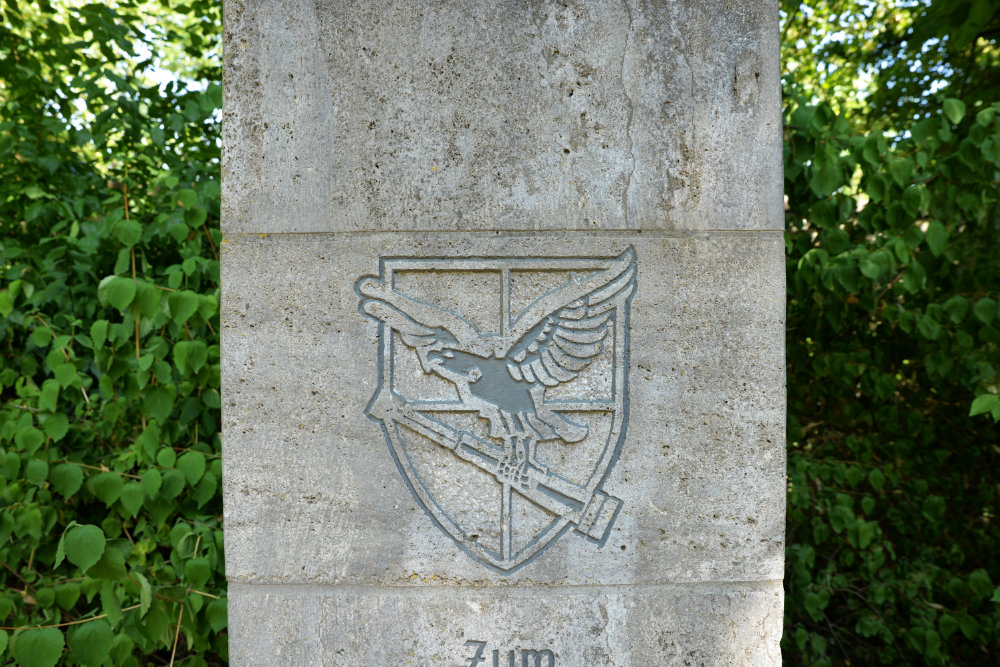 Monument 2. Staffel Fernauflärungsgruppe 123 #3