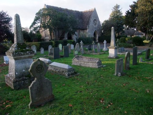 Commonwealth War Graves Bourne Cemetery