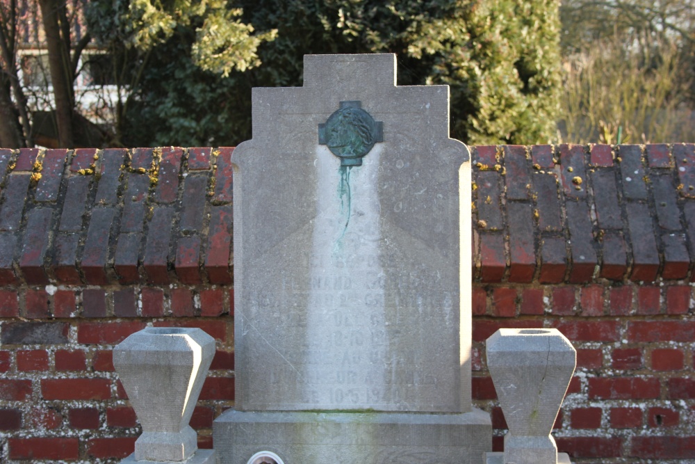 Belgische Oorlogsgraven Hellebecq #3