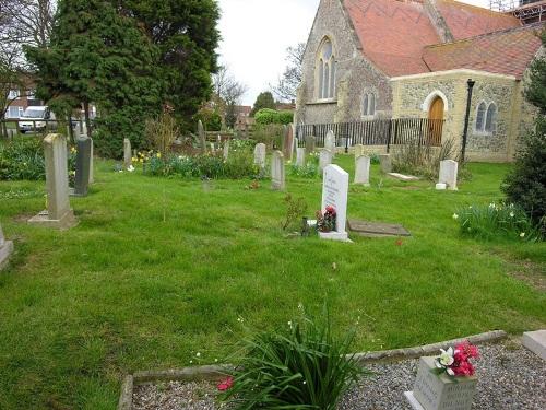 Oorlogsgraven van het Gemenebest St John the Baptist Churchyard