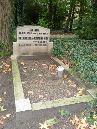 Dutch War Graves General Cemetery Tolsteeg #3