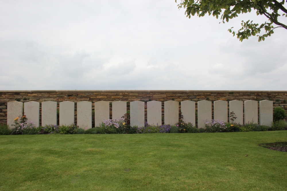 Commonwealth War Cemetery Masnieres #4