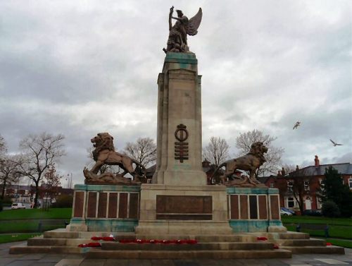 Oorlogsmonument Ashton-under-Lyne #1