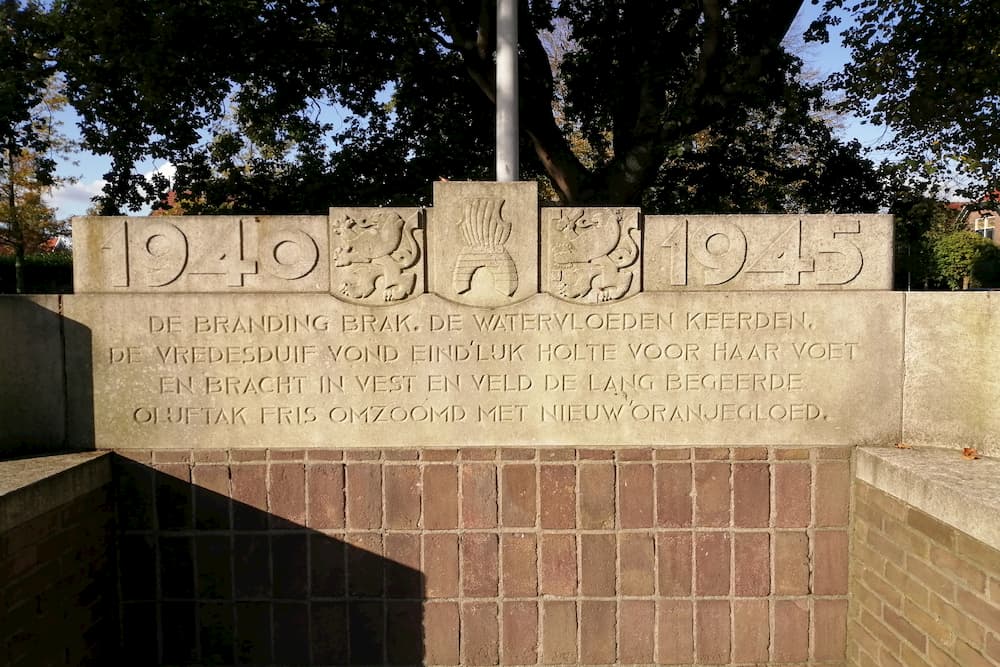 War Memorial Middelharnis