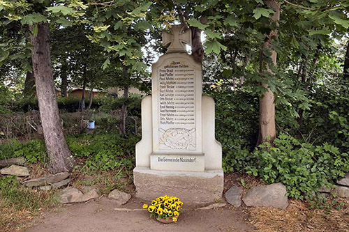 Oorlogsmonument Naundorf #1