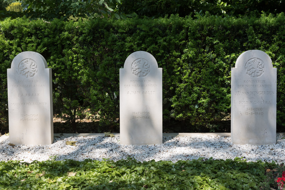 Dutch War Graves General Cemetery Zwijndrecht #2
