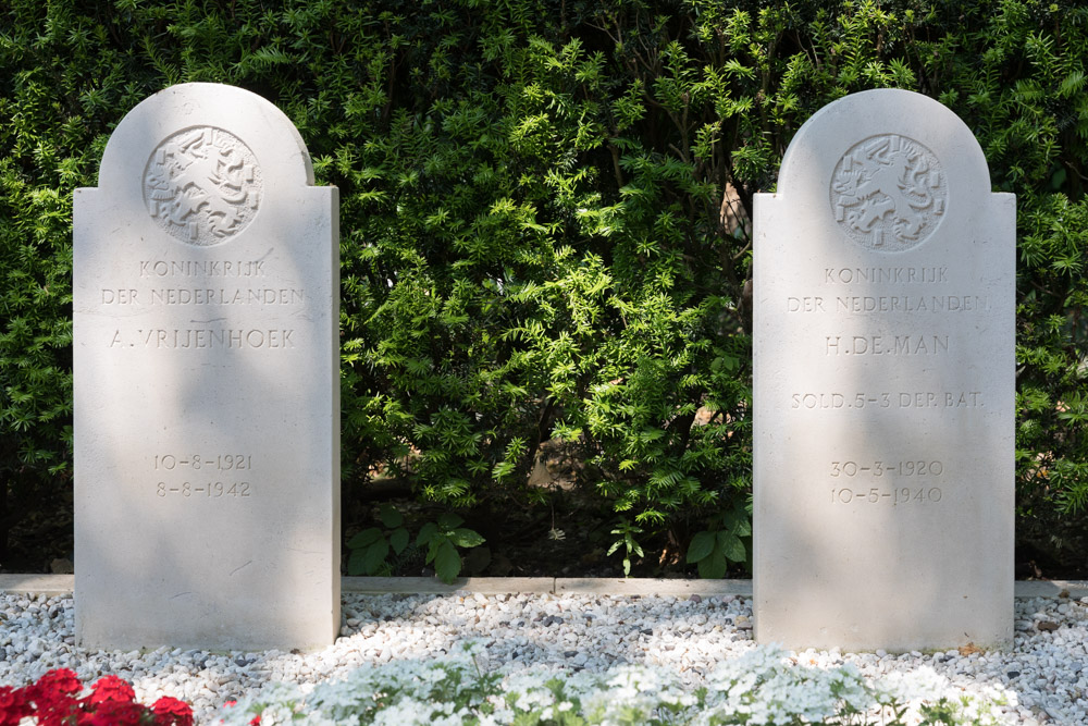 Dutch War Graves General Cemetery Zwijndrecht #3