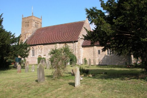 Oorlogsgraf van het Gemenebest St. Edmund Churchyard #1