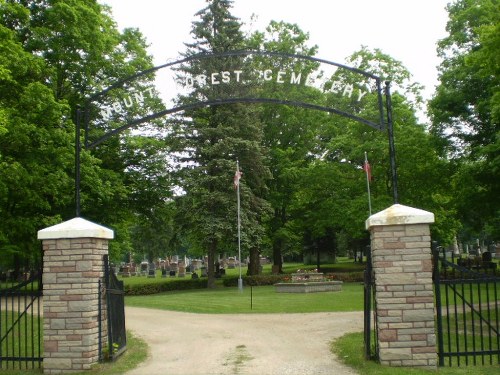 Oorlogsgraven van het Gemenebest Mount Forest Cemetery
