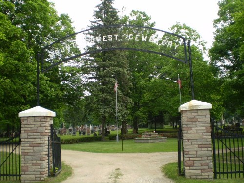 Commonwealth War Graves Mount Forest Cemetery