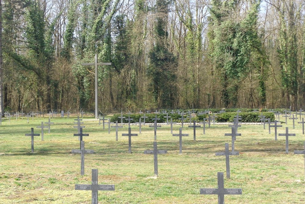Duitse Oorlogsbegraafplaats Champ de Manuvre #2
