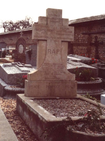 Commonwealth War Graves La Frenaye #1