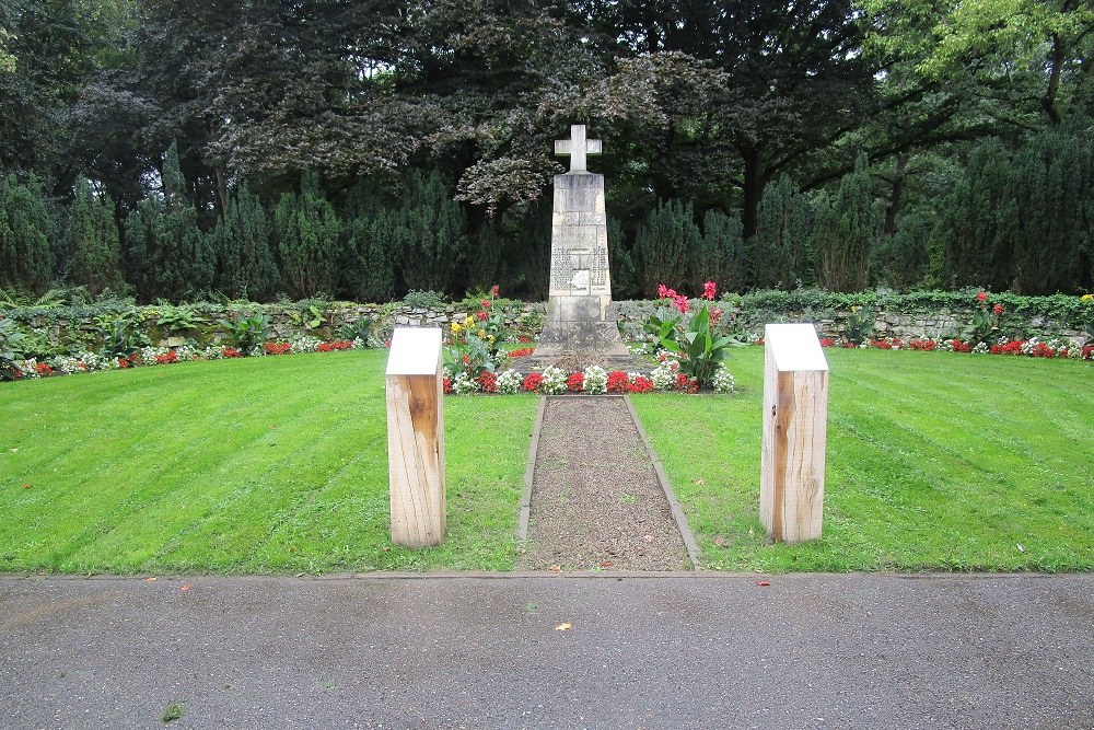 Oorlogsmonument Gemeentelijke Begraafplaats 