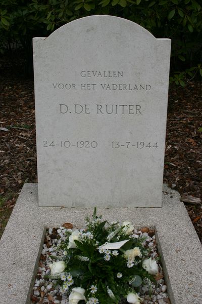 Dutch War Graves Vledder #4