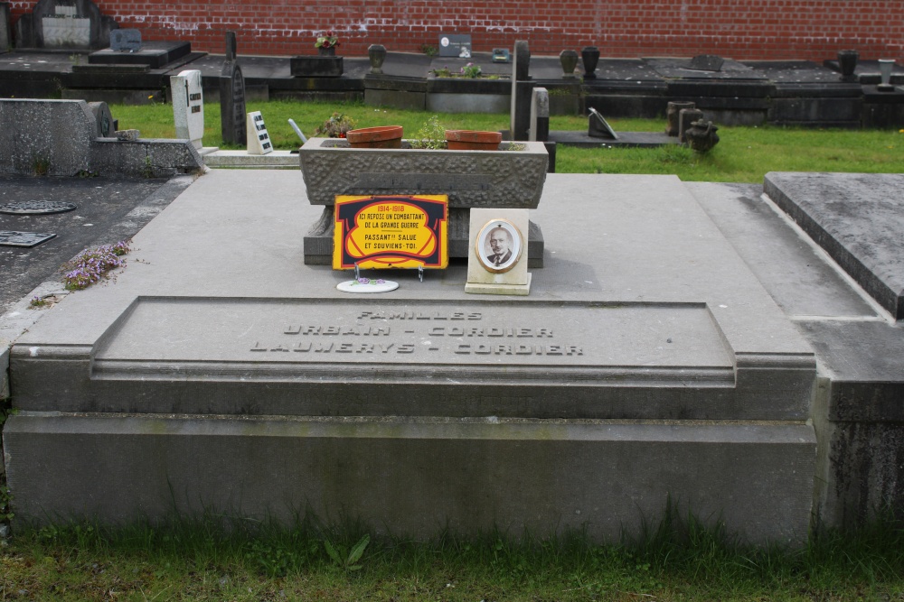 Belgian Graves Veterans Epinois #1
