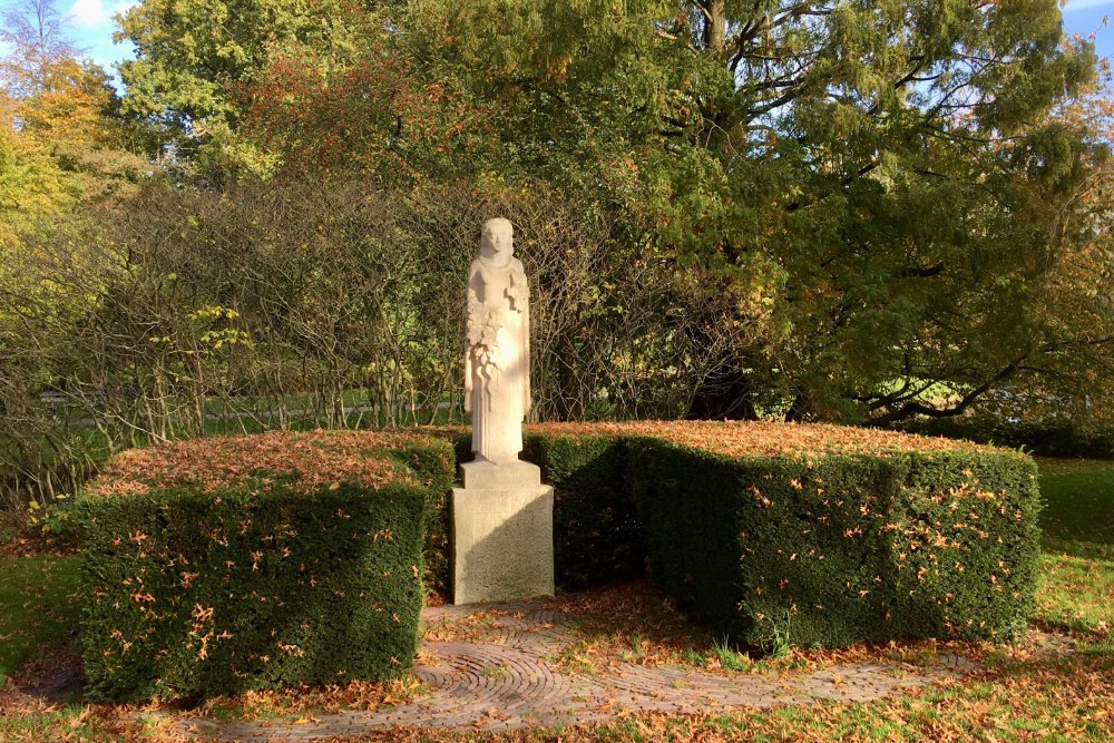 War Memorial Bussum #1